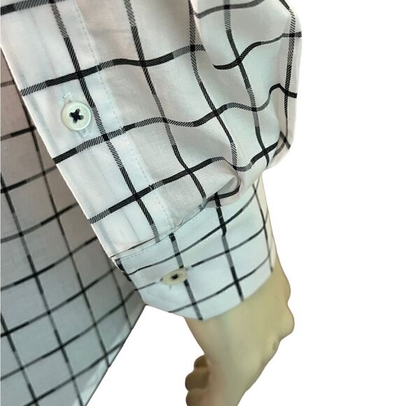 Beautiful Bugatchi L/S Casual Dress Shirt Like New Shaped Fit Size XL - Picture 7 of 9